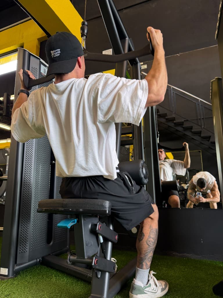 Juanbi entrenando dorsales y fuerza biomecánica